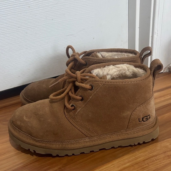 UGG Tan Women Boots - Picture 3 of 3